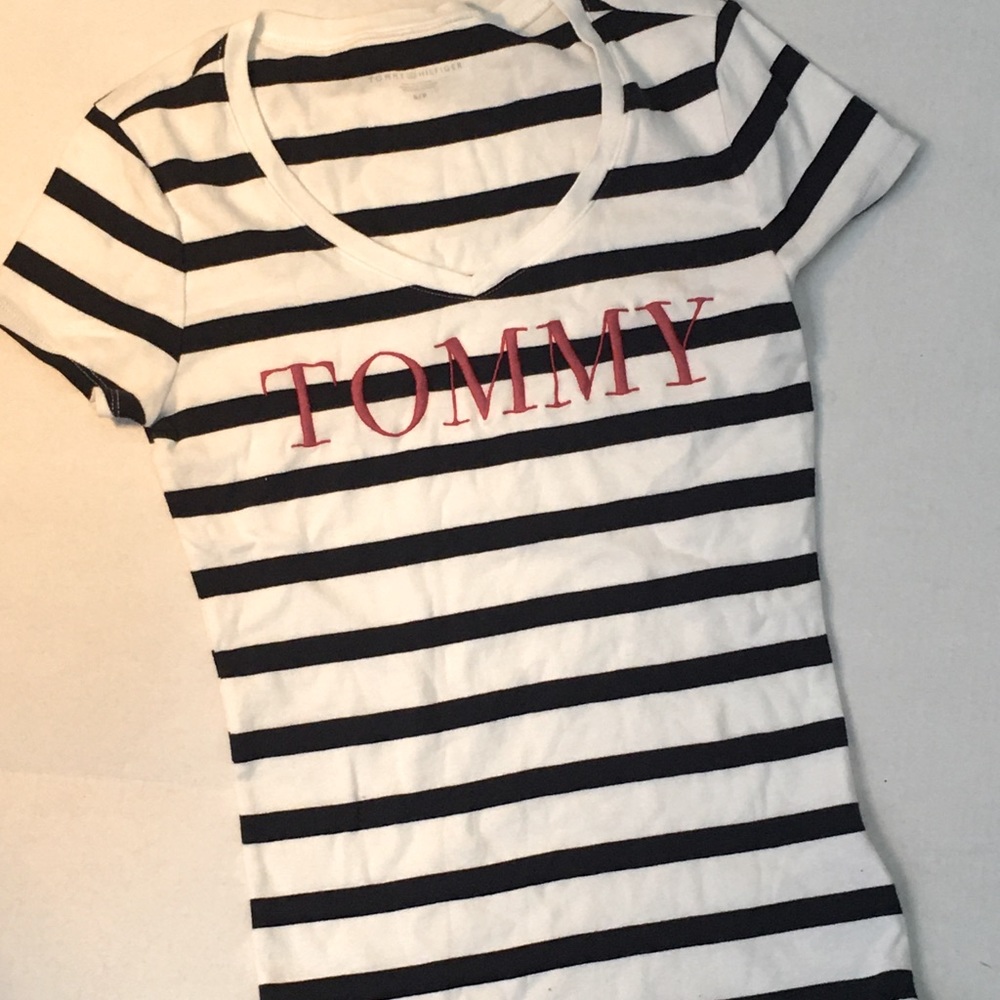 Vintage Tommy Hilfiger tshirt